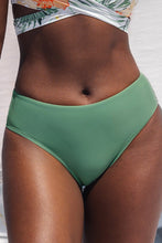 Charger l'image dans la galerie, Bas de bikini taille moyenne vert