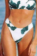 Charger l'image dans la galerie, Bas de bikini ¨¦chancr¨¦ r¨¦versible imprim¨¦ feuilles