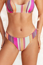 Charger l'image dans la galerie, Bas de bikini r¨¦versible taille basse ray¨¦