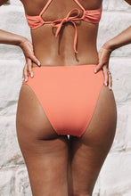 Charger l'image dans la galerie, Bas de bikini ¨¤ hipster c?tel¨¦ avec bandes lat¨¦rales