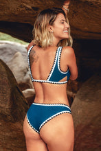 Charger l'image dans la galerie, Bikini en crochet bleu et noir sportif
