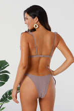 Charger l'image dans la galerie, Bikini rose ¨¤ ¨¦paules d¨¦nud¨¦es ¨¤ volants