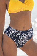 Charger l'image dans la galerie, Bas de bikini taille haute imprim¨¦ palme
