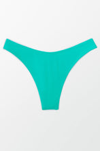 Charger l'image dans la galerie, Bas de bikini taille basse en vert clair