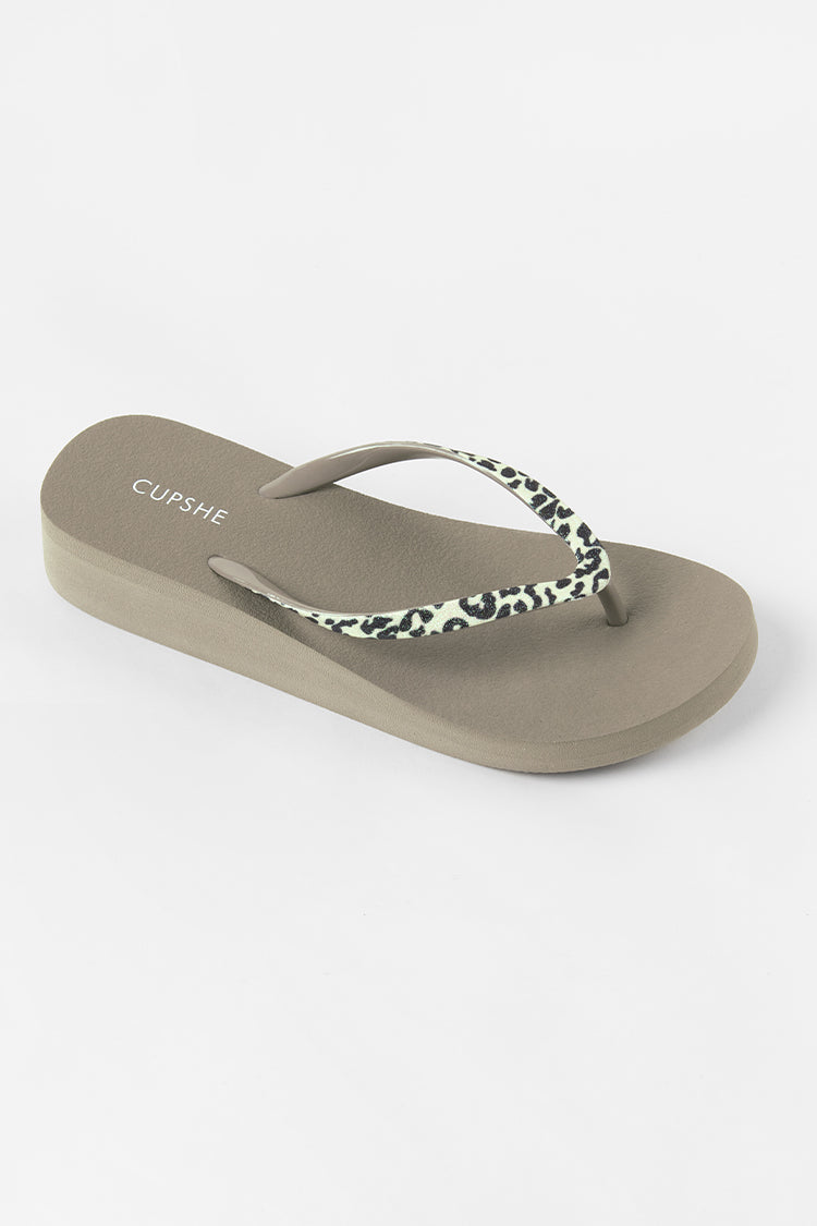 Tongs kaki ¨¤ imprim¨¦ animalier