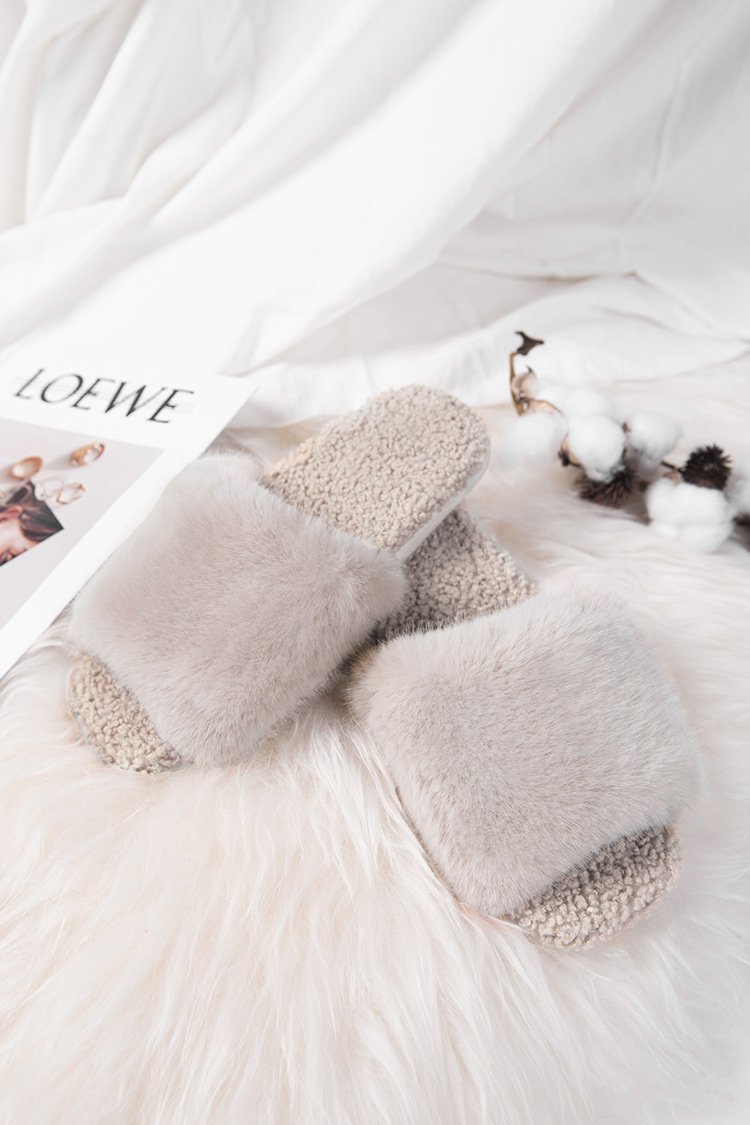 Chaussons en fausse fourrure de lapin en peluche nudes