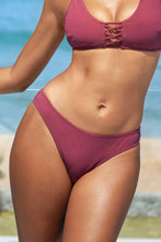 Charger l&#39;image dans la galerie, Bas de bikini ¨¦chancr¨¦ violet
