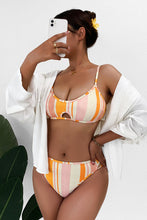 Charger l&#39;image dans la galerie, Bikini cheeky ¨¤ d¨¦coupe high-leg avec bralette ¨¤ d¨¦coupe ray¨¦e
