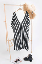 Charger l&#39;image dans la galerie, Cover up fendu ray¨¦ ¨¤ col en V

