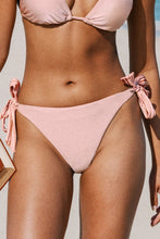 Charger l&#39;image dans la galerie, Bas de bikini nou¨¦ sur le c?t¨¦
