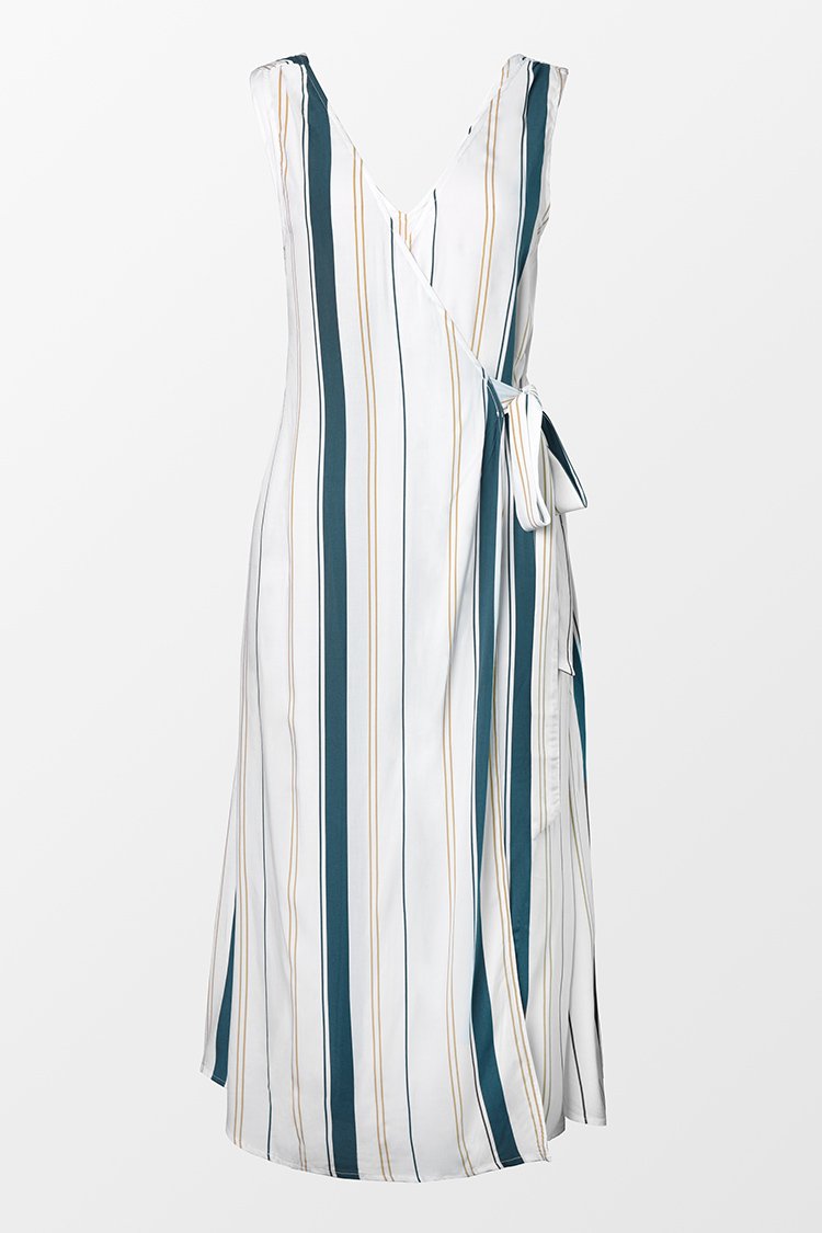 Robe ray¨¦e ¨¤ taille nou¨¦e