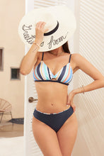 Charger l&#39;image dans la galerie, Bikini haut torsad¨¦ ¨¤ rayures r¨¦versibles et hipster ¨¤ nouer
