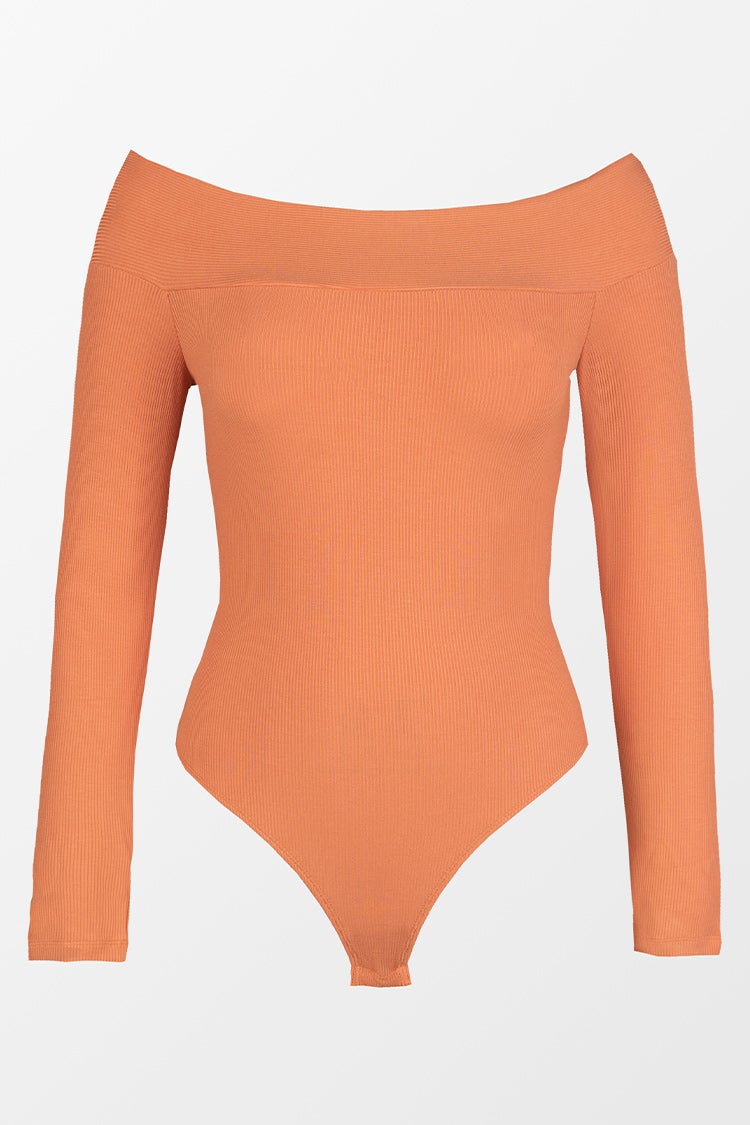Body c?tel¨¦ ¨¤ ¨¦paules d¨¦nud¨¦es et ¨¤ manches longues