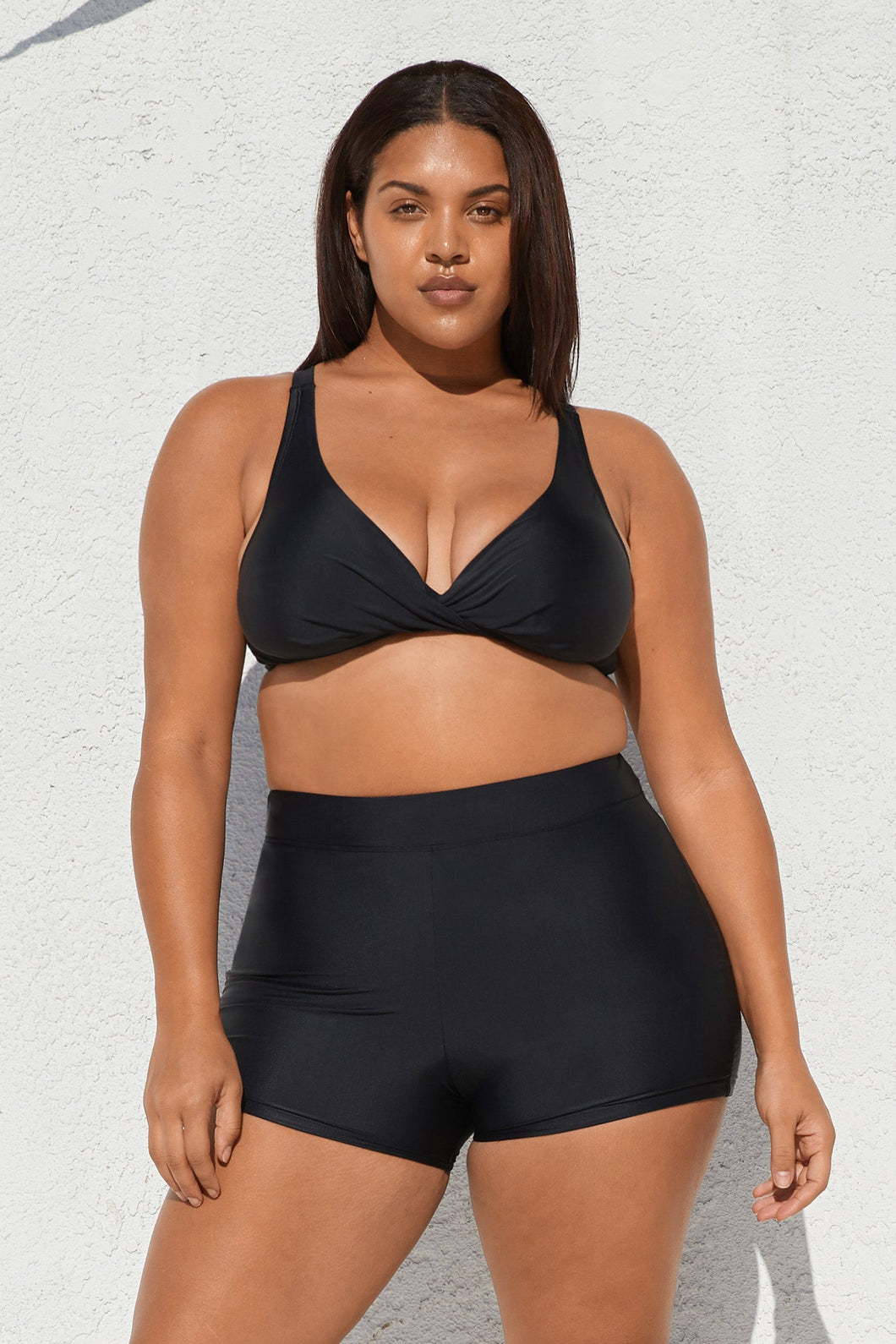 Bikini grande taille avec bralette et short de motard