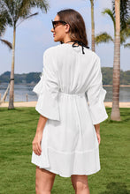 Charger l&#39;image dans la galerie, Robe cover-up ¨¤ manches cloche et cordon de serrage
