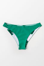 Charger l&#39;image dans la galerie, Bas de bikini taille basse r¨¦versible vert et imprim¨¦ feuilles
