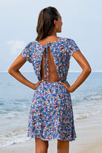 Charger l&#39;image dans la galerie, Robe courte dos nu bleue imprim¨¦ floral
