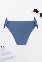 Charger l&#39;image dans la galerie, Bas de bikini avec n?ud de lapin sur les c?t¨¦s
