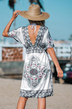 Charger l&#39;image dans la galerie, Robe cover up plongeante imprim¨¦ paisley
