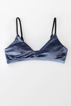 Charger l&#39;image dans la galerie, Haut de bikini en velours gris argent¨¦
