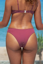 Charger l&#39;image dans la galerie, Bas de bikini ¨¦chancr¨¦ violet

