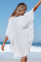 Charger l&#39;image dans la galerie, Cover up en crochet ¨¤ pompons blanc
