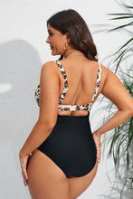 Charger l&#39;image dans la galerie, Maillot de bain une pi¨¨ce d¨¦coup¨¦ torsad¨¦ floral
