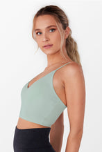 Charger l&#39;image dans la galerie, Top camisole ¨¤ bretelles ajustables et col en V
