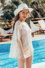 Charger l&#39;image dans la galerie, Cover up abricot en dentelle
