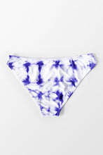 Charger l&#39;image dans la galerie, Bas de bikini taille basse tie-dye bleu et blanc
