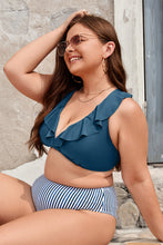 Charger l&#39;image dans la galerie, Bikini grande taille bralette ¨¤ lacer et volants ¨¤ rayures
