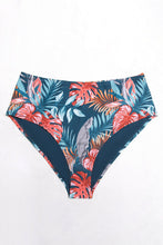 Charger l&#39;image dans la galerie, Bas de Bikini grande taille tropical
