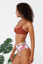 Charger l&#39;image dans la galerie, Bikini taille haute textur¨¦ et imprim¨¦ floral rouge 
