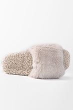 Charger l&#39;image dans la galerie, Chaussons en fausse fourrure de lapin en peluche nudes
