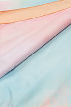 Charger l&#39;image dans la galerie, Serviette de plage Tie-Dye Candy Skies
