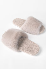 Charger l&#39;image dans la galerie, Chaussons en fausse fourrure de lapin en peluche nudes
