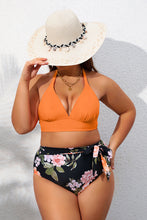 Charger l&#39;image dans la galerie, Bikini grande taille avec haut triangle ¨¤ col licou floral
